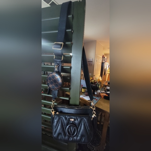 Beautiful  Valentino Spa Soft Leather Crossbody Made in Italy, with dust bag-NWT - Picture 2 of 10